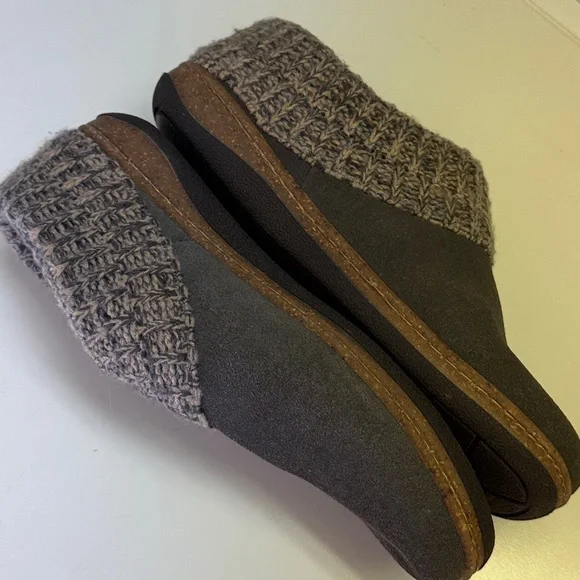 Clarks 9M Knitted Collar Clogs Suede Fur-Lined Hard-Bottom Slippers Gray EUC - Picture 8 of 9